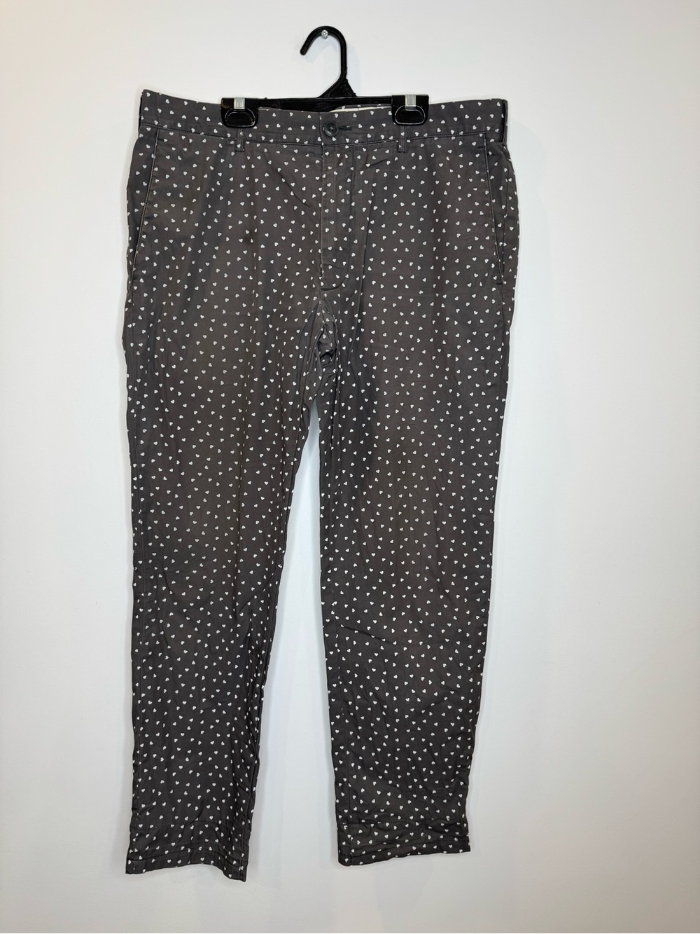 Club Monaco Connor modern slim fit novelty grey heart print pants sz 33/34